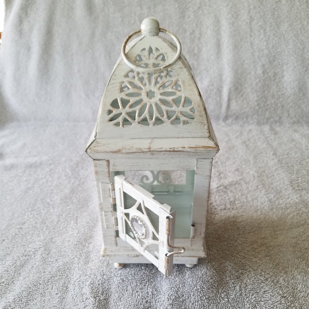 ASHLAND'S ELEGANT ANTIQUE LANTERN IN OFF WHITE WITH DISTRESSED DESIGN IN METAL - Picture 2 of 6